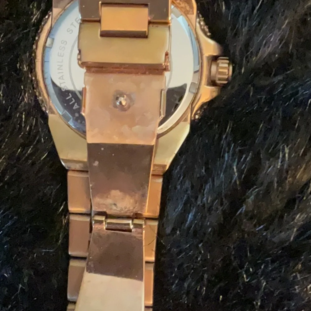 MICHAEL KORS JEWELED WATCH ROSE GOLD, see pix, new battery - Picture 9 of 13